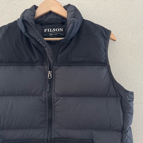 Filson Featherweight Down Puffer Vest Mens Large Faded Black Outdoor Minimalist - Picture 8 of 13